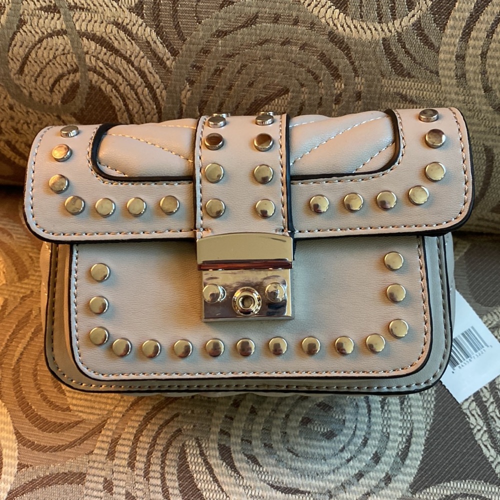 BNWT Lexi & Abbie belt bag w/stones Super pretty and classy